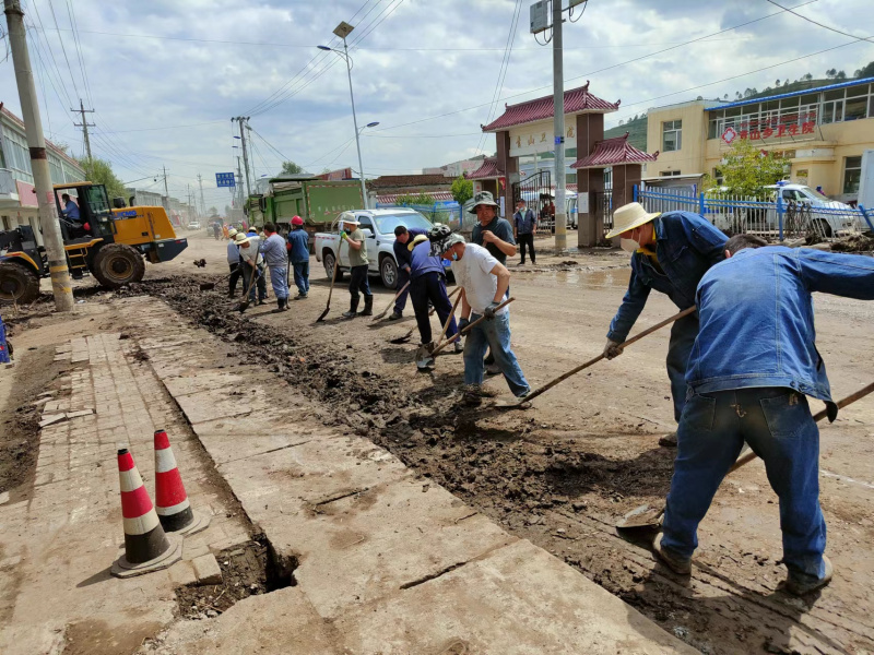 情系家鄉(xiāng)為人民 抗洪救災(zāi)勇?lián)?dāng)&mdash;&mdash;物產(chǎn)工投公司黨員干部、團(tuán)員青年奔赴災(zāi)區(qū)第一線搶險救災(zāi)